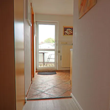 Schoene Wohnung Mit Balkon Nahe Ostseestrand In Rerik Apartment